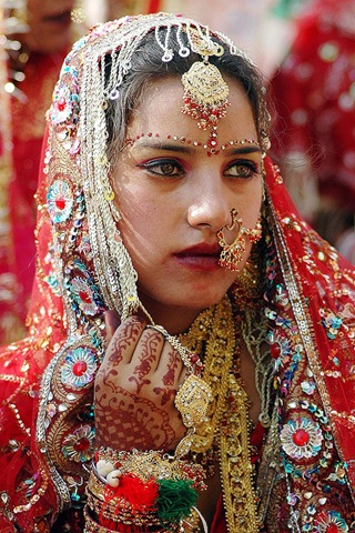 [Pakistani-Beauty-21[3].jpg]