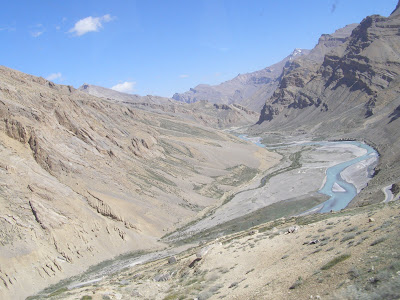 Enroute leh to Manali - clicked from a moving bus