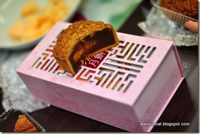 classic mooncake with salted egg yolk