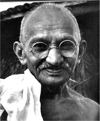 [M K Gandhi[3].jpg]