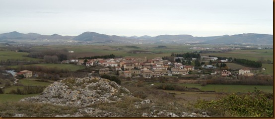 Vista de Ibero y la cuenca de Pamplona desde Leguín