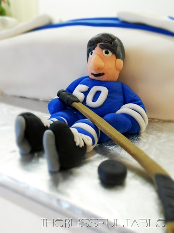 [Toronto Maple Leafs Cake 064a[9].jpg]