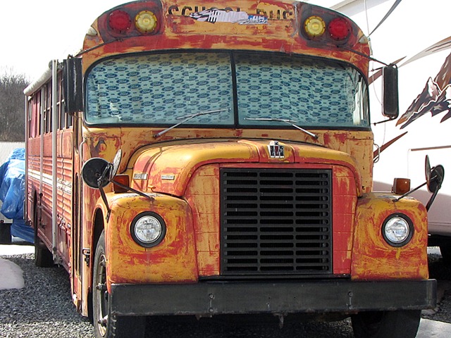 [old school bus[4].jpg]