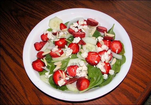 [Strawberry Spinich Salad[3].jpg]