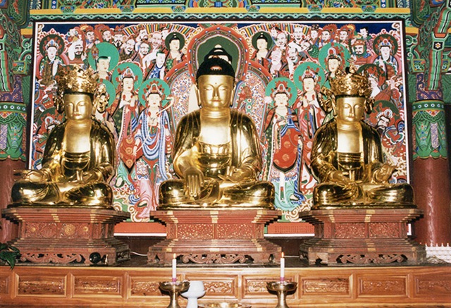 [Gyeongsan Seated wooden  buddhist triad statue in Gyeongheungsa Temple)[4].jpg]