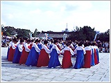 [Korean circle dance[6].jpg]