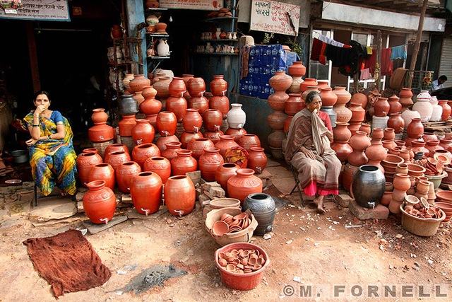 [800pxMumbai_Slum_Economy4.jpg]