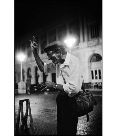 [Ivo Saglietti, Cuba, Habana. Il poeta[4].jpg]