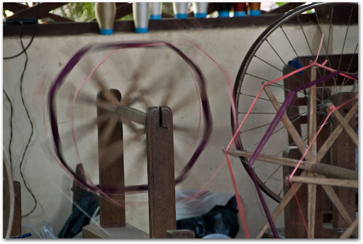 Spinning silk fibers