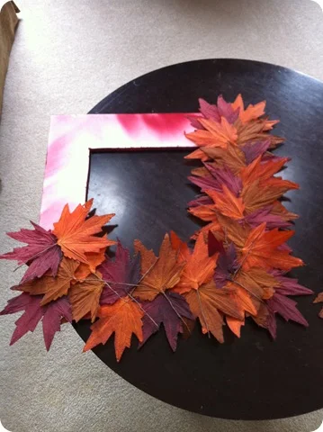 Easy DIY fall leaf wreath 