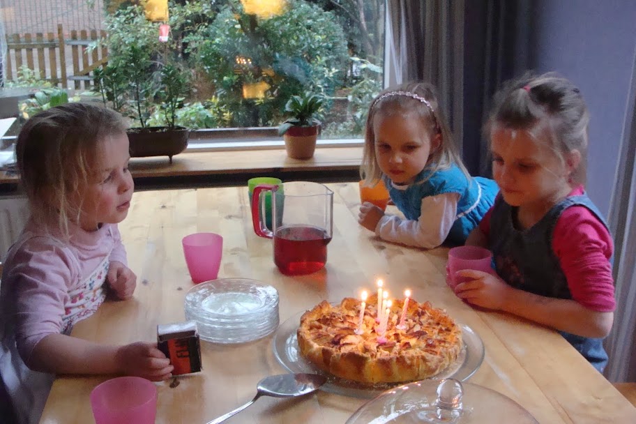 Verjaardag%20Emma%2C%20kraambezoek%20Margit%20en%20meisje%20014.JPG