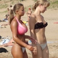 [big-boobs-on-the-beach[3].jpg]