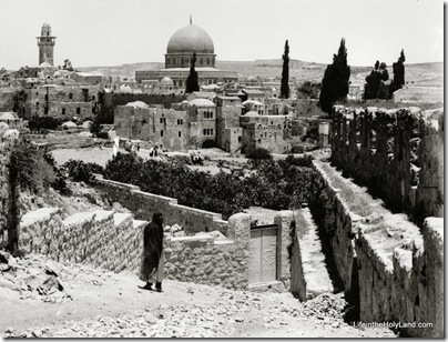 Temple Mount and Western Wall area from southwest, mat00886