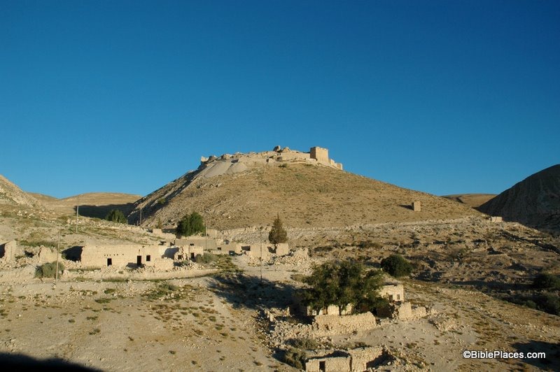[Shobak Crusader castle from east, tb061504226[3].jpg]