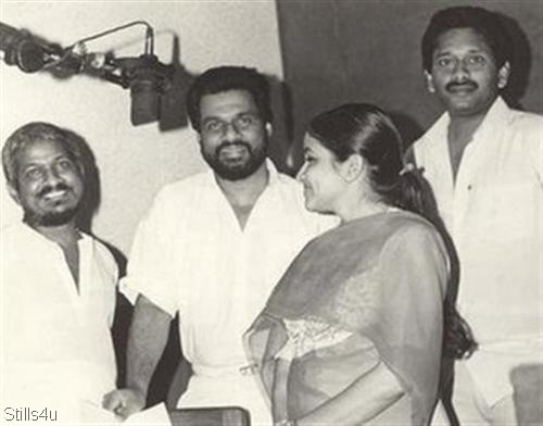 [ilayaraja_yesudas_chithra_fazil[11].jpg]