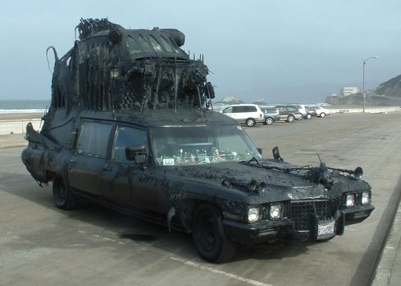 [carthedral+art+car1.jpg]