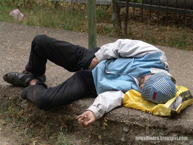 [borrachos (31)migallinero.blogspot[5].jpg]