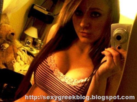[sexy internet girls 23 e1292916156931 More girls who love themselves (24 Photos)[2].jpg]