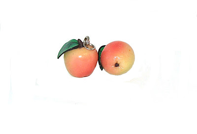 Изделия- орхидеевый браслет, кофе-браслет и яблочки 