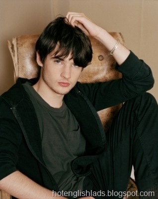 [Tom_Sturridge_0001[3].jpg]