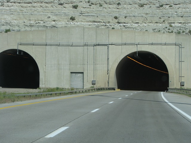 [1518 I 80 Twin Tunnels at Green River WY[2].jpg]