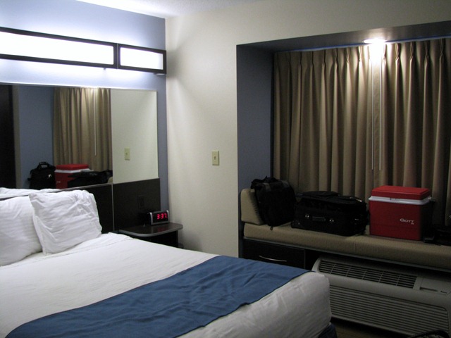 [7308 Our Hotel Room[2].jpg]