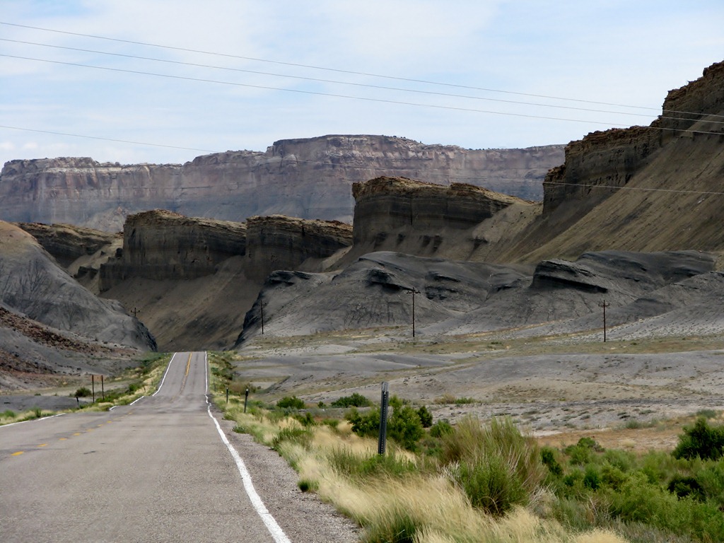 [4730 Utah 24 Scenic Byway between CRNP & Moab UT[3].jpg]