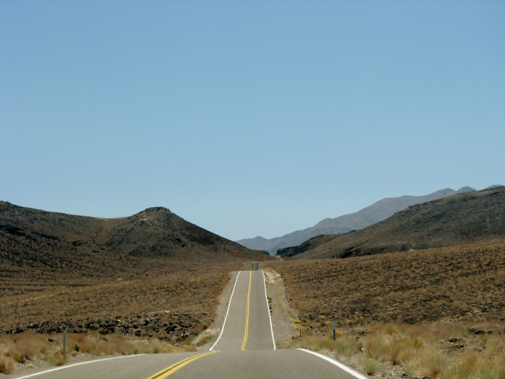[2646 Between Mojave & Death Valley National Park CA[3].jpg]