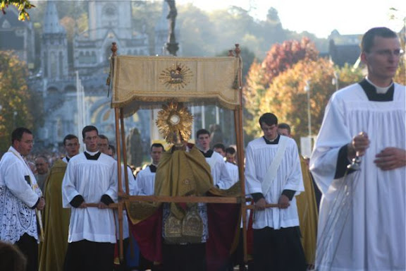 聖ピオ十世会(SSPX)によるルルドへの国際巡礼 2008年10月 SSPX Pilgrimage to Lourdes 2008, Pélerinage international à Lourdes Fraternité St Pie X, FSSPX, LOURDES 2008 par la FSSPX