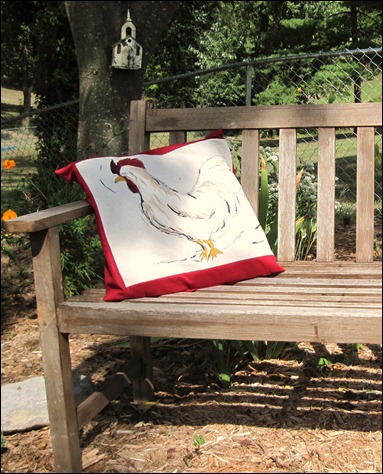 Rooster pillow and free bench 001