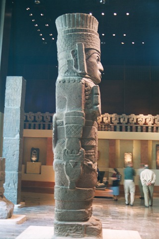 [Nasjonalmuseet for atropologi -statue - MX[2].jpg]
