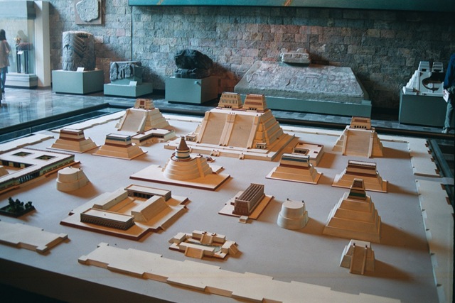 [Nasjonalmuseet for atropologi -modell av byen prehispanic - MX[3].jpg]