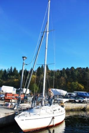 [2010-10-16 - Sailboat must be ready for the Winter 1[6].jpg]
