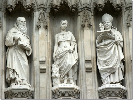 westminster - święci na fasadzie