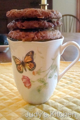 [almond toffee cookies (4)[15].jpg]