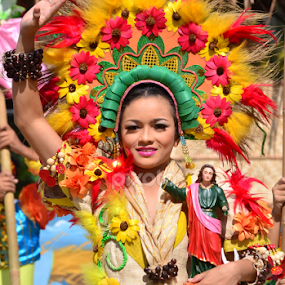 Street dancer-Ala Eh Festival 2012 by Cesar Cambay - People Street & Candids
