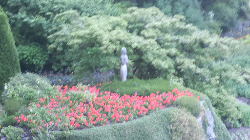 Butchart Gardens Sunken Garden Statue