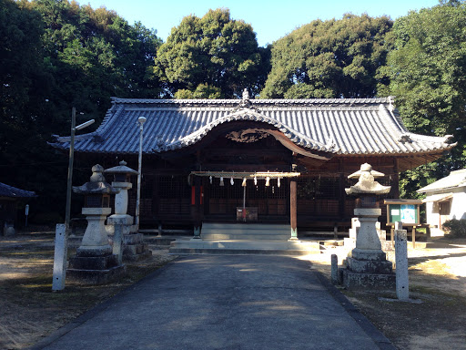 田中雷八幡神社拝殿