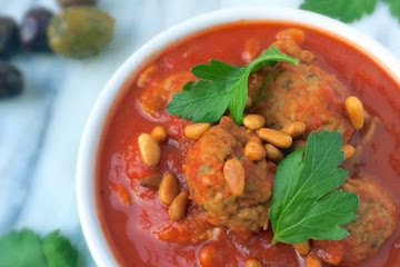 Slow Cooker Lebanese Meatballs