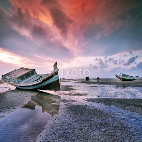 Kandas by Rawi Wie - Transportation Boats