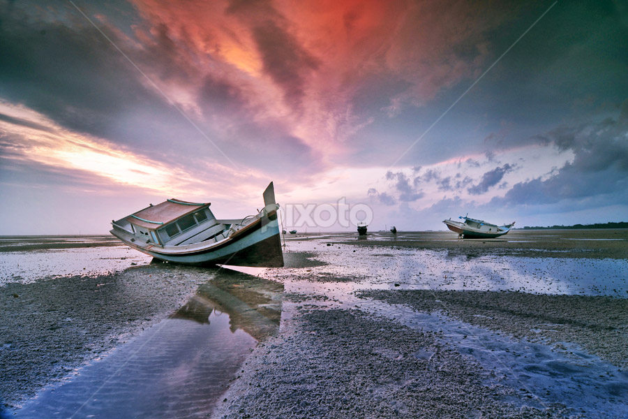 Kandas by Rawi Wie - Transportation Boats