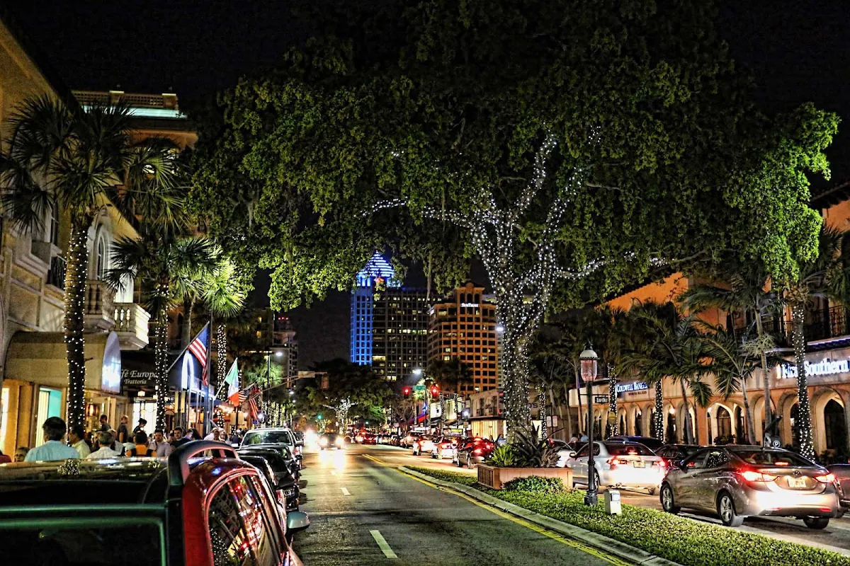 Ft-Lauderdale-Las-Olas - A festive stretch of Las Olas Boulevard in Fort Lauderdale, Florida.