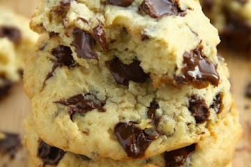 Chocolate Chip Cheesecake Cookies