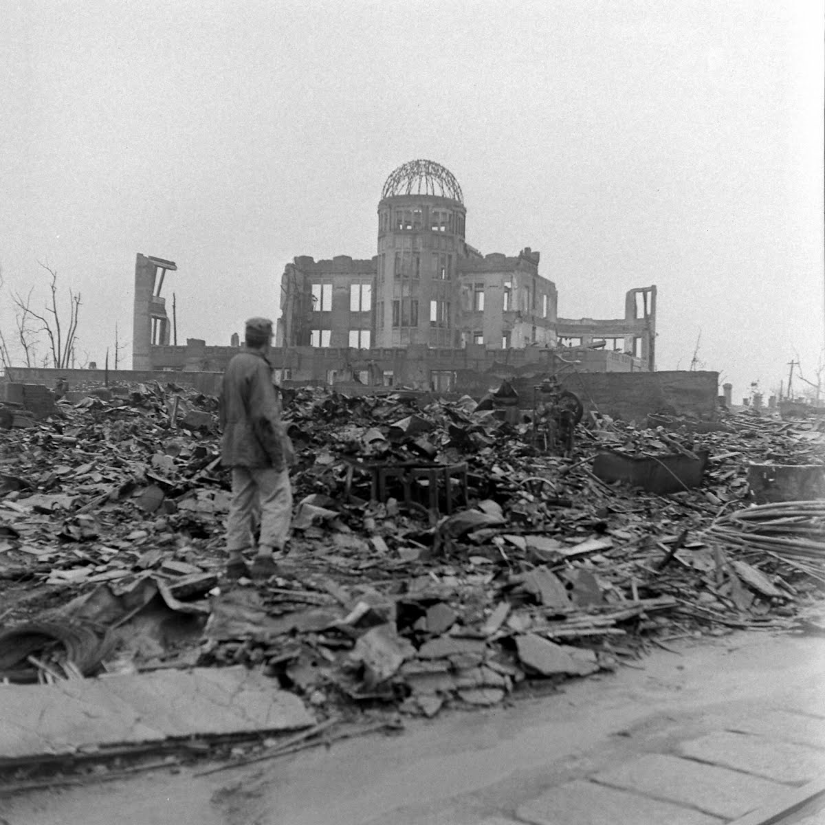 Атомная бомбардировка хиросимы произошла. Япония 1945 Хиросима и Нагасаки. Бомбардировка Хиросимы и Нагасаки.