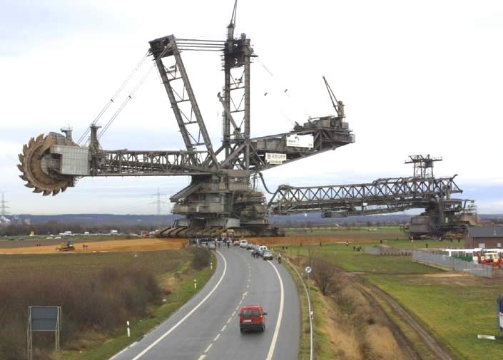 giant bucket wheel excavator