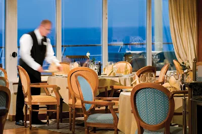Enjoy fine dining in a picturesque setting aboard a Silversea sailing. You choose when, where and with whom to eat. 