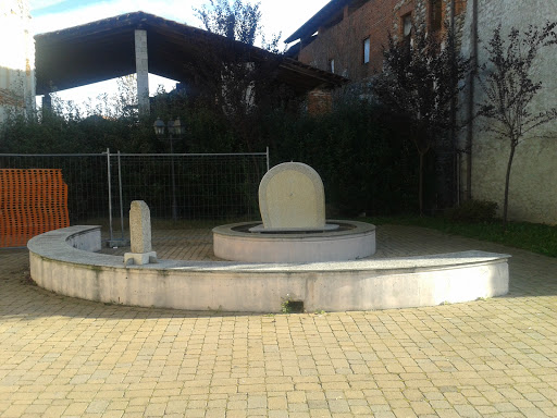 Cavaglio D'Agogna - Fontana Di Piazza 1o Maggio