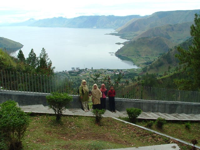 [NorthendofLakeToba22.jpg]