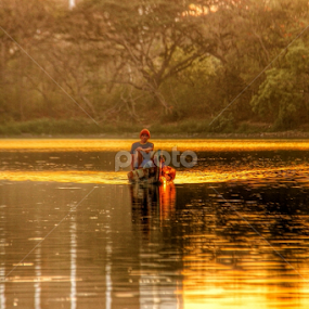 nelayan telaga ngipik by Rizal Debby - Transportation Boats