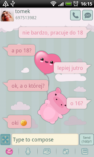 GO SMS Pro Flying Piggy Theme